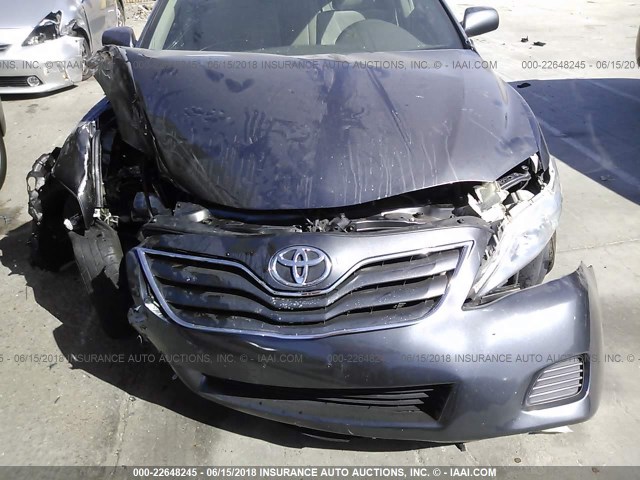 4T1BF3EK1AU052875 - 2010 TOYOTA CAMRY SE/LE/XLE ნაცრისფერი ფოტო 6