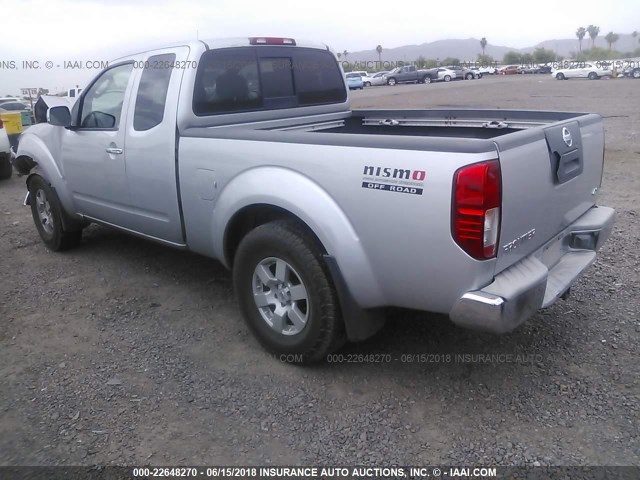 1N6AD06W75C456990 - 2005 NISSAN FRONTIER KING CAB LE/SE/OFF ROAD SILVER photo 3