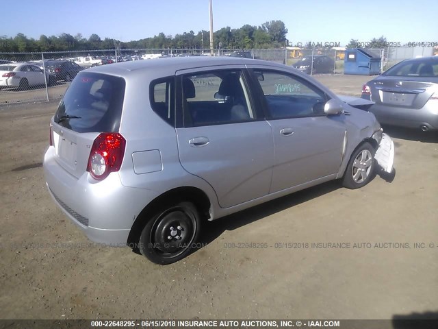 KL1TD66E79B344473 - 2009 CHEVROLET AVEO LS/LT SILVER photo 4