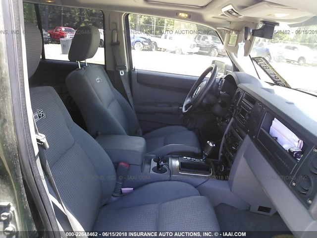1J8HG48K06C314050 - 2006 JEEP COMMANDER მწვანე ფოტო 5