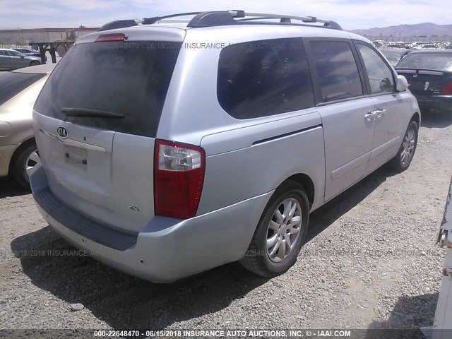 KNDMB233686195916 - 2008 KIA SEDONA EX/LX SILVER photo 4