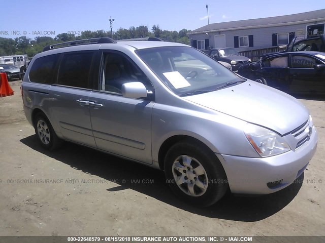 KNDMB233286249180 - 2008 KIA SEDONA EX/LX SILVER photo 1