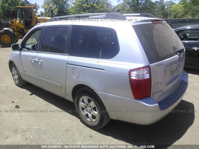 KNDMB233286249180 - 2008 KIA SEDONA EX/LX SILVER photo 3