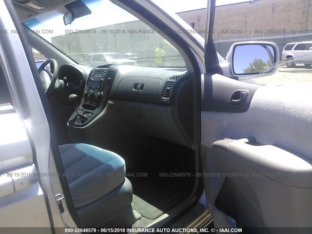 KNDMB233286249180 - 2008 KIA SEDONA EX/LX SILVER photo 5