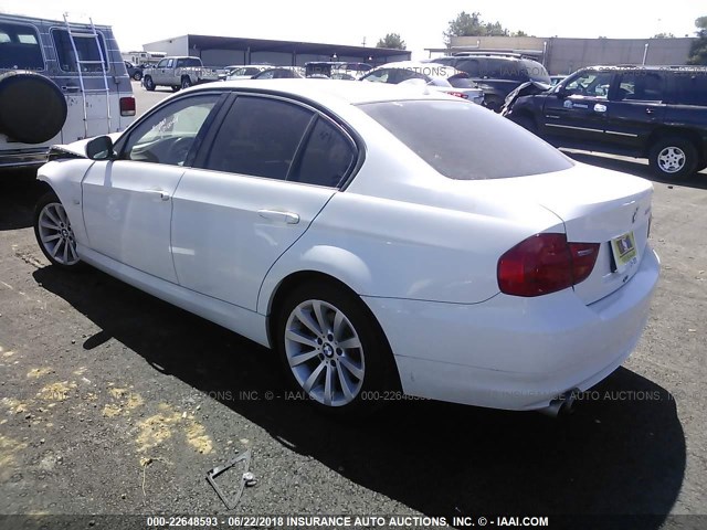 WBAPH5C5XBA441320 - 2011 BMW 328 I SULEV WHITE photo 3