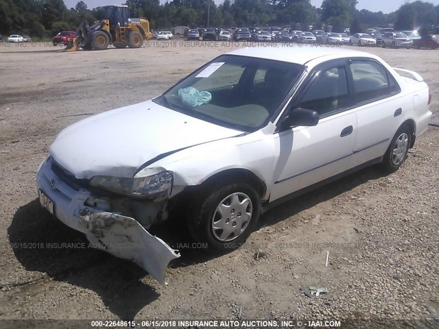 1HGCF854XWA054142 - 1998 HONDA ACCORD DX WHITE photo 2