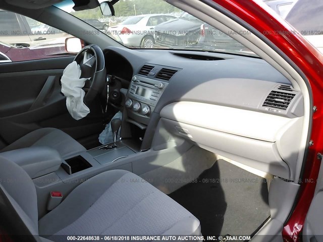 4T1BF3EK0BU181675 - 2011 TOYOTA CAMRY SE/LE/XLE 红色 照片 5