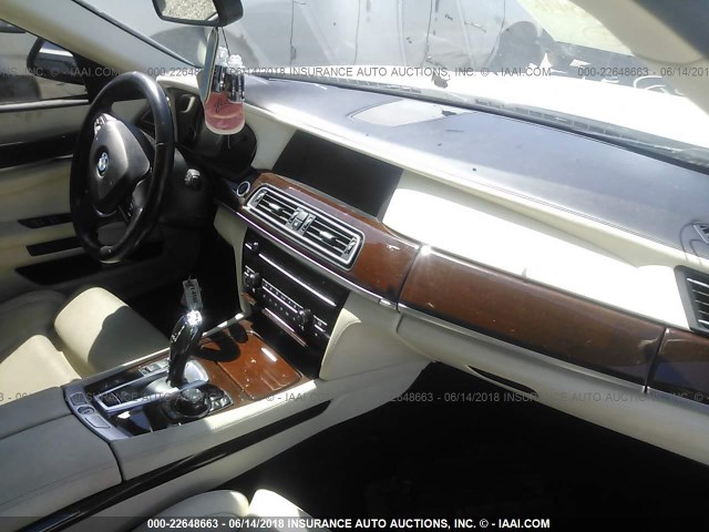 WBAKC6C57CC396759 - 2012 BMW 750 XI WHITE photo 5