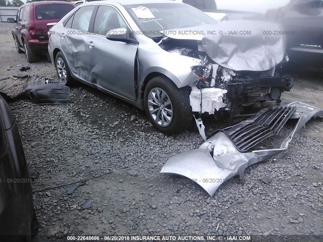 4T1BF1FK1GU142135 - 2016 TOYOTA CAMRY LE/XLE/SE/XSE SILVER photo 1