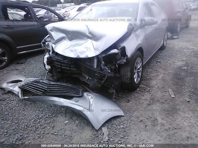 4T1BF1FK1GU142135 - 2016 TOYOTA CAMRY LE/XLE/SE/XSE SILVER photo 2