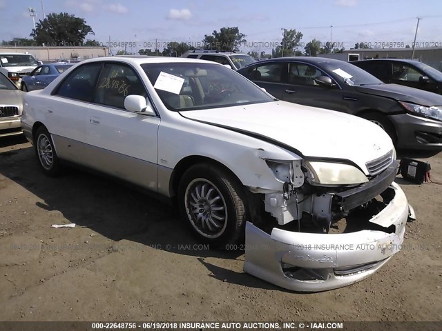 JT8BF28GXY0262512 - 2000 LEXUS ES 300 WHITE photo 1