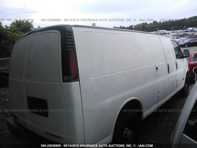 1GCHG39R721135006 - 2002 CHEVROLET EXPRESS G3500  თეთრი ფოტო 4