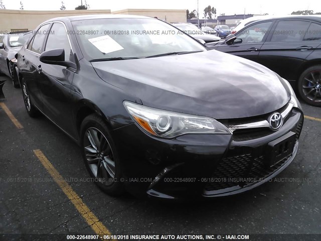 4T1BF1FK3GU613170 - 2016 TOYOTA CAMRY LE/XLE/SE/XSE BLACK photo 1