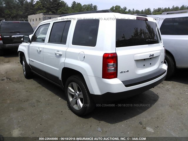 1C4NJRFB8FD143036 - 2015 JEEP PATRIOT LATITUDE WHITE photo 3