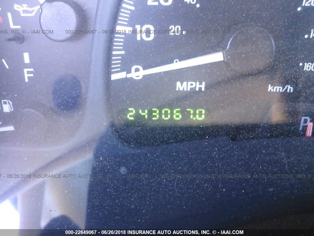 5LMFU28R21LJ09601 - 2001 LINCOLN NAVIGATOR GRAY photo 7