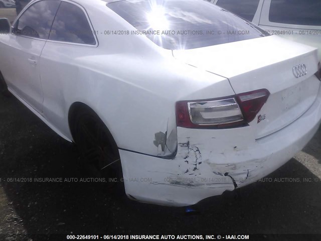 WAUDK78T19A018322 - 2009 AUDI A5 QUATTRO WHITE photo 6