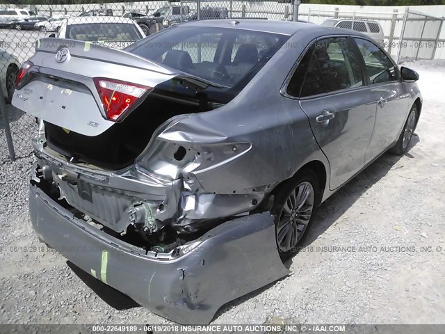 4T1BF1FK2FU105285 - 2015 TOYOTA CAMRY LE/XLE/SE/XSE SILVER photo 4