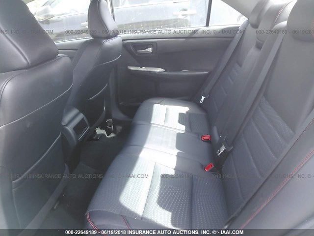 4T1BF1FK2FU105285 - 2015 TOYOTA CAMRY LE/XLE/SE/XSE SILVER photo 8