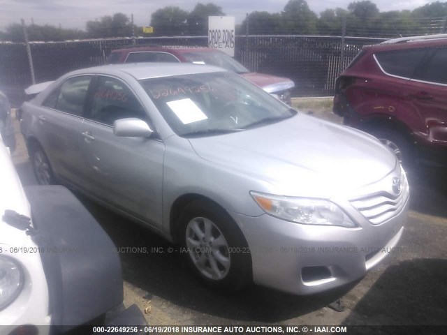 4T1BF3EK6AU111774 - 2010 TOYOTA CAMRY SE/LE/XLE ვერცხლისფერი ფოტო 1
