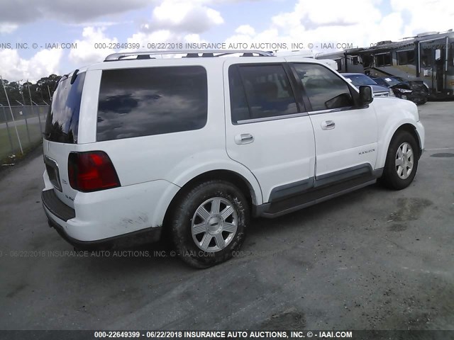 5LMFU27RX3LJ32094 - 2003 LINCOLN NAVIGATOR WHITE photo 4