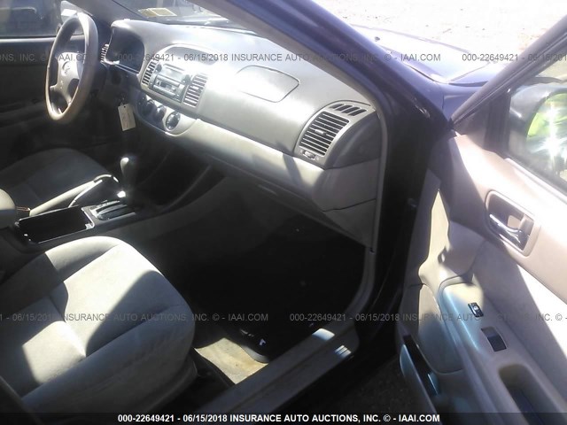 4T1BE32K02U584028 - 2002 TOYOTA CAMRY LE/XLE/SE მუქწითელი ფოტო 5