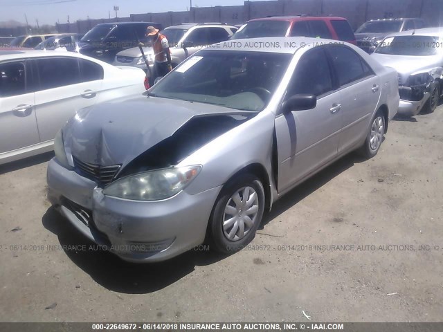4T1BE32K26U125329 - 2006 TOYOTA CAMRY LE/XLE/SE ვერცხლისფერი ფოტო 2