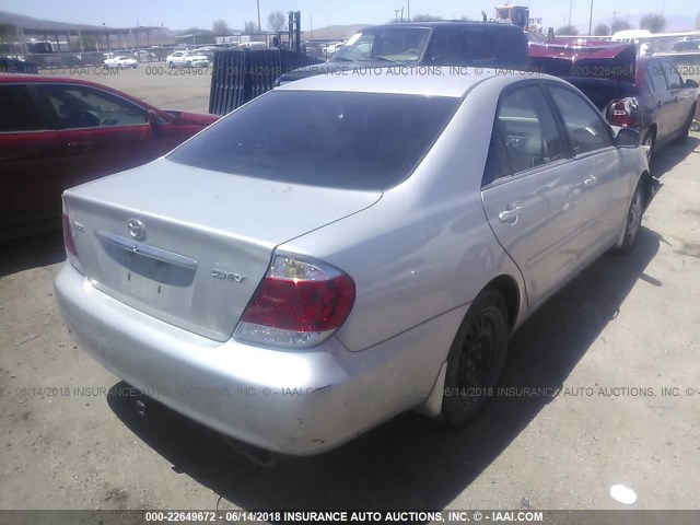 4T1BE32K26U125329 - 2006 TOYOTA CAMRY LE/XLE/SE ვერცხლისფერი ფოტო 4