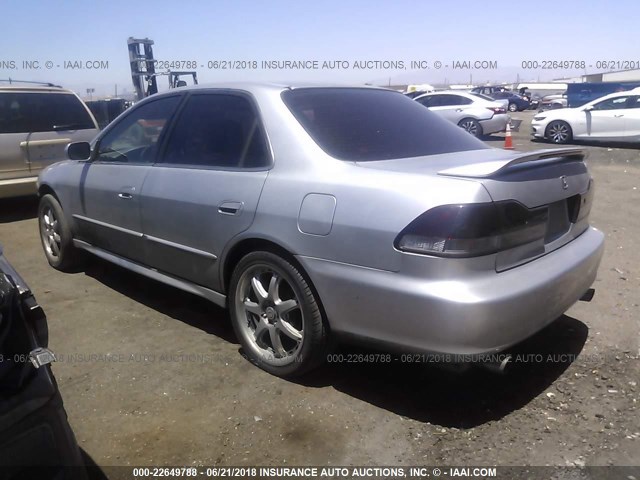 1HGCF86662A096964 - 2002 HONDA ACCORD VALUE SILVER photo 3