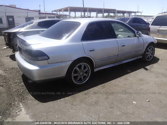 1HGCF86662A096964 - 2002 HONDA ACCORD VALUE 银色 照片 4