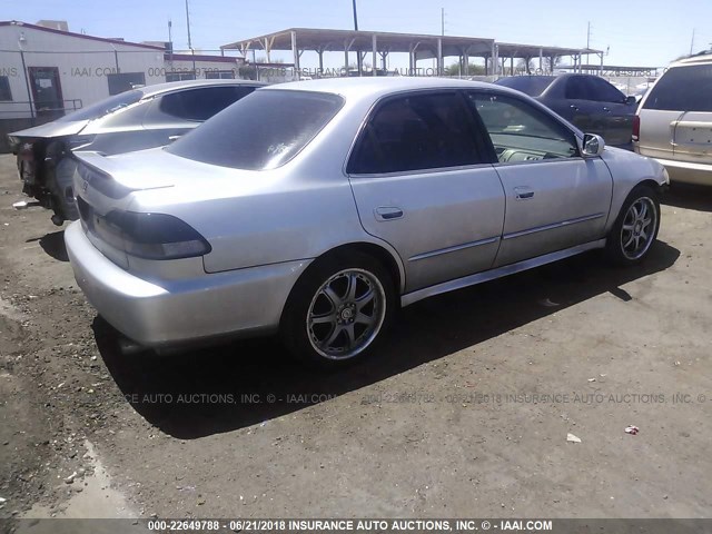 1HGCF86662A096964 - 2002 HONDA ACCORD VALUE SILVER photo 4