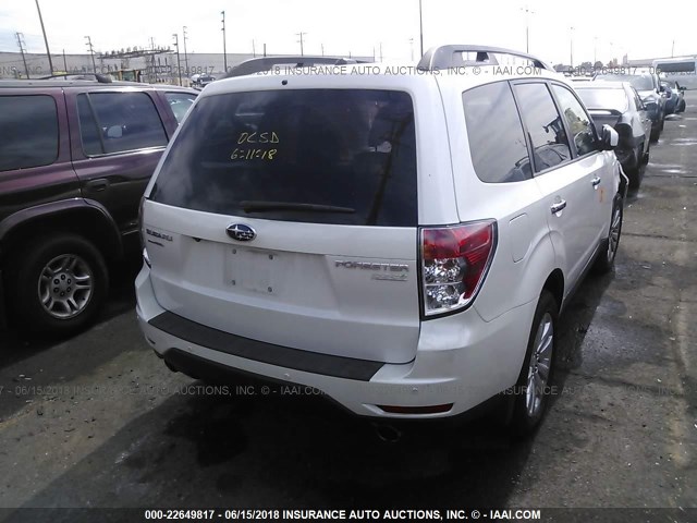 JF2SHAEC1DH417887 - 2013 SUBARU FORESTER LIMITED WHITE photo 4