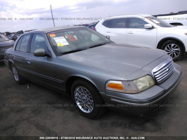 2FAFP73W72X100881 - 2002 FORD CROWN VICTORIA  GRAY photo 1