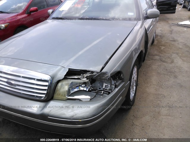 2FAFP73W72X100881 - 2002 FORD CROWN VICTORIA  GRAY photo 6