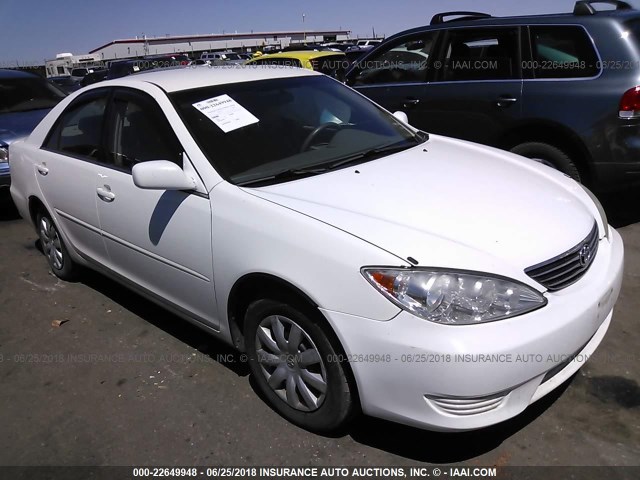 4T1BE30K65U398243 - 2005 TOYOTA CAMRY LE/XLE/SE 白色 照片 1