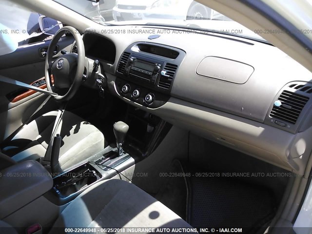 4T1BE30K65U398243 - 2005 TOYOTA CAMRY LE/XLE/SE 白色 照片 5