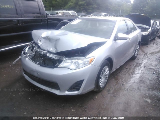 4T4BF1FK1CR239478 - 2012 TOYOTA CAMRY SE/LE/XLE SILVER photo 2