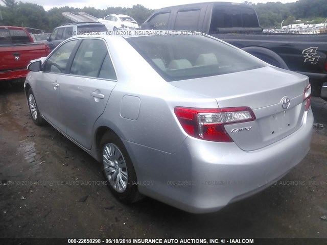 4T4BF1FK1CR239478 - 2012 TOYOTA CAMRY SE/LE/XLE SILVER photo 3
