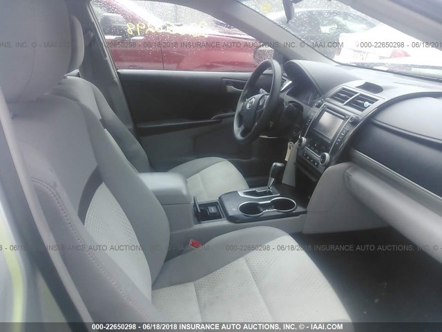 4T4BF1FK1CR239478 - 2012 TOYOTA CAMRY SE/LE/XLE SILVER photo 5