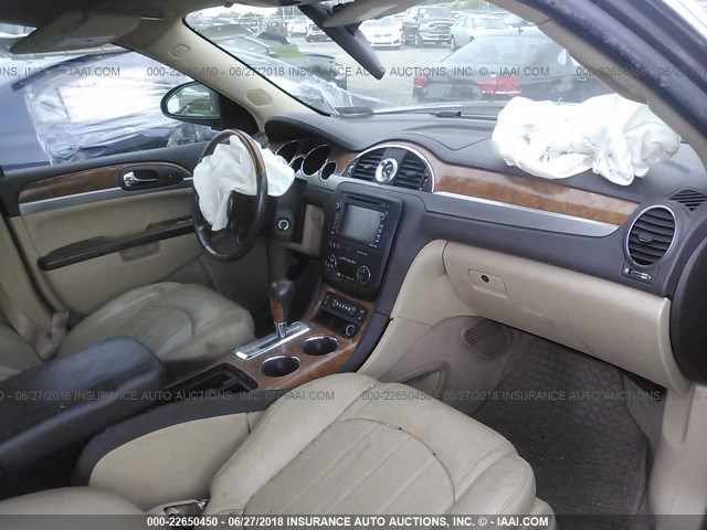 5GAKVCED2BJ168969 - 2011 BUICK ENCLAVE CXL BROWN photo 5