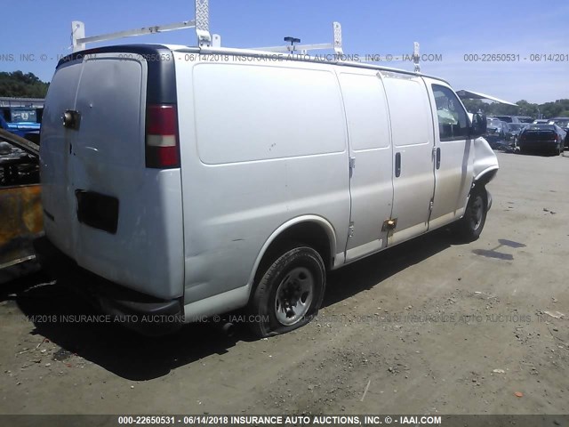 1GCGG25C191168228 - 2009 CHEVROLET EXPRESS G2500  WHITE photo 4