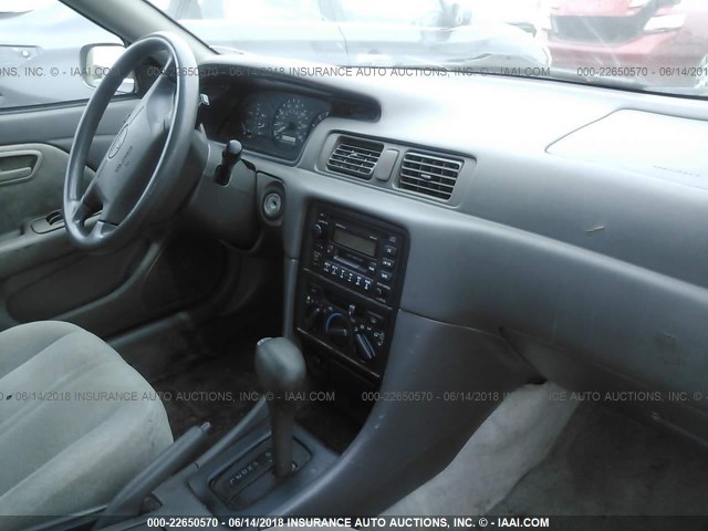 4T1BF22K2XU078618 - 1999 TOYOTA CAMRY LE/XLE BROWN photo 5