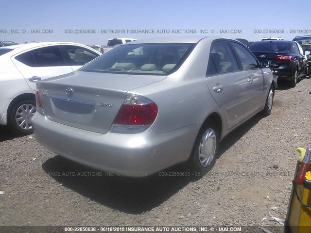 JTDBE32K053034780 - 2005 TOYOTA CAMRY LE/XLE/SE ვერცხლისფერი ფოტო 4