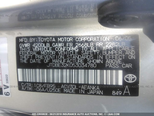 JTDBE32K053034780 - 2005 TOYOTA CAMRY LE/XLE/SE ვერცხლისფერი ფოტო 9