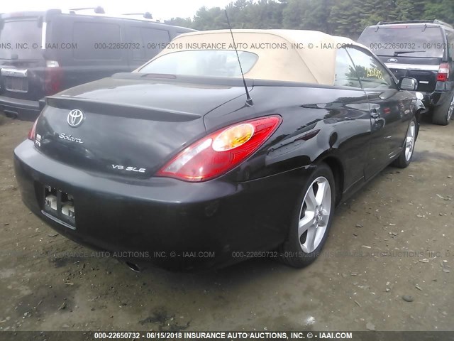 4T1FA38PX6U103305 - 2006 TOYOTA CAMRY SOLARA SE/SLE შავი ფოტო 4