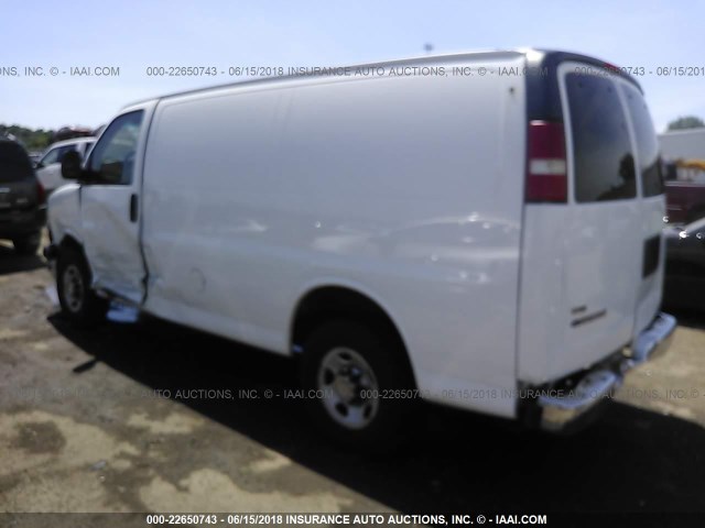 1GCZGFBA6A1169446 - 2010 CHEVROLET EXPRESS G2500  WHITE photo 3