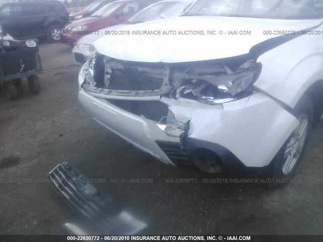 JF2SH6BC9AH910567 - 2010 SUBARU FORESTER XS Blanc photo 6