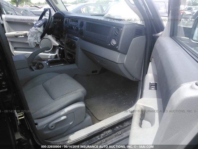 1J8HG48K26C293797 - 2006 JEEP COMMANDER 黑色 照片 5