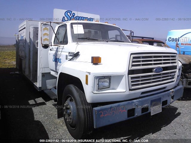 1FDWK74C9PVA25439 - 1993 FORD F700 F WHITE photo 1