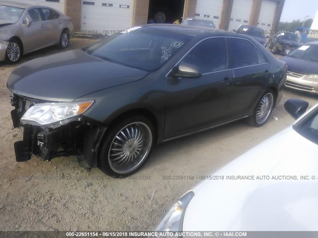4T4BF1FK5CR206399 - 2012 TOYOTA CAMRY SE/LE/XLE GRAY photo 2