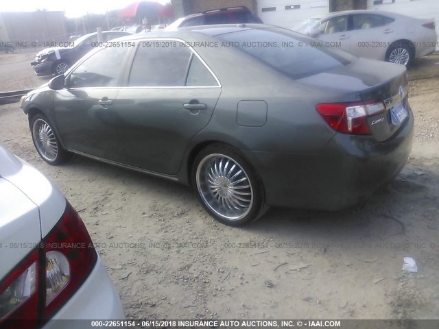 4T4BF1FK5CR206399 - 2012 TOYOTA CAMRY SE/LE/XLE GRAY photo 3